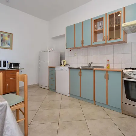 Ines By Interhome كالي