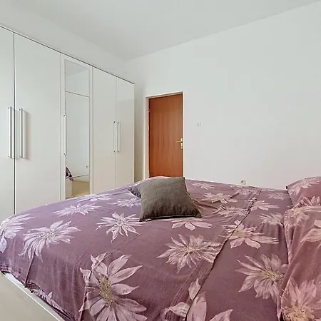 Ines By Interhome